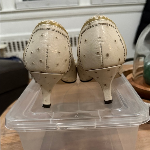 J.Renee Cream Textured Heels - Picture 5 of 6